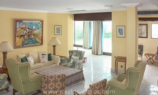 Beachfront paleis - eerstelijnstrand villa te koop op de Golden Mile in Marbella 8