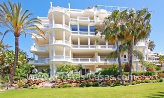 Eerstelijn strand luxe appartement en penthouse te koop in Las Dunas Park, New Golden Mile, Marbella - Estepona 7