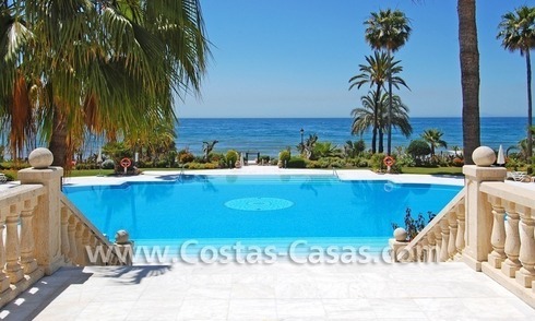 Eerstelijn strand luxe appartement en penthouse te koop in Las Dunas Park, New Golden Mile, Marbella - Estepona 
