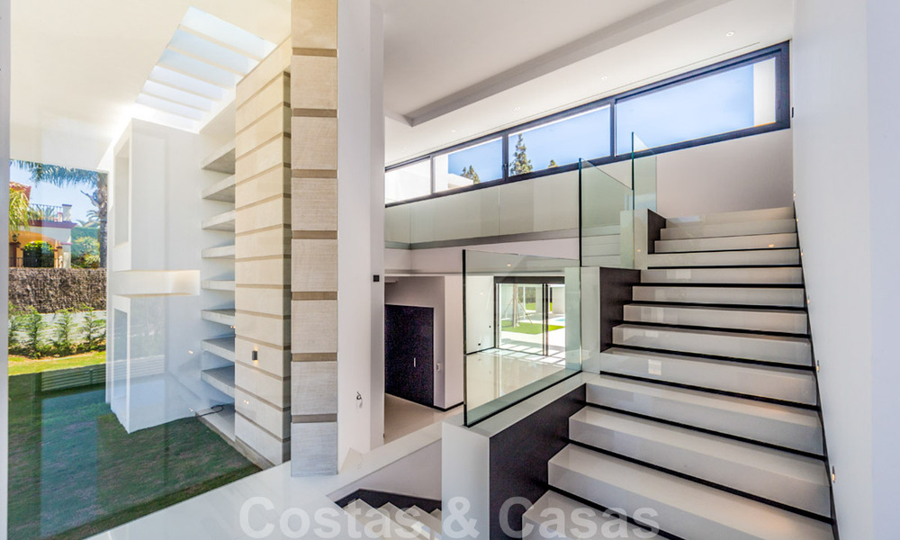 Instapklare moderne design villa te koop nabij het strand in West Marbella 29007