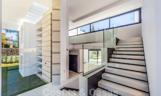 Instapklare moderne design villa te koop nabij het strand in West Marbella 29007 