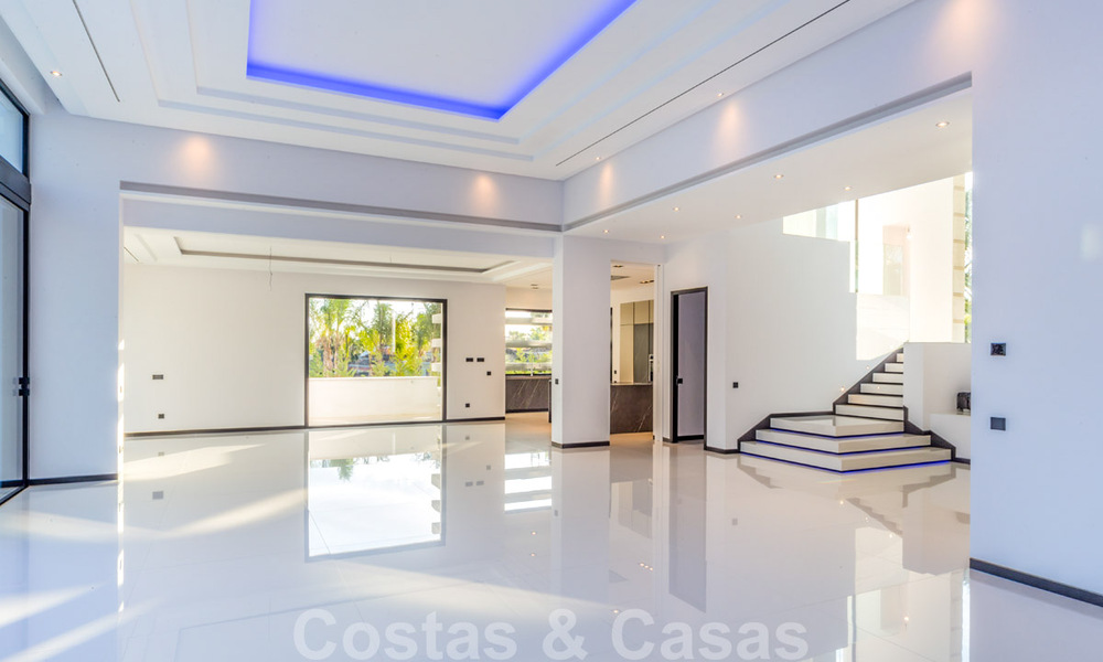Instapklare moderne design villa te koop nabij het strand in West Marbella 29013
