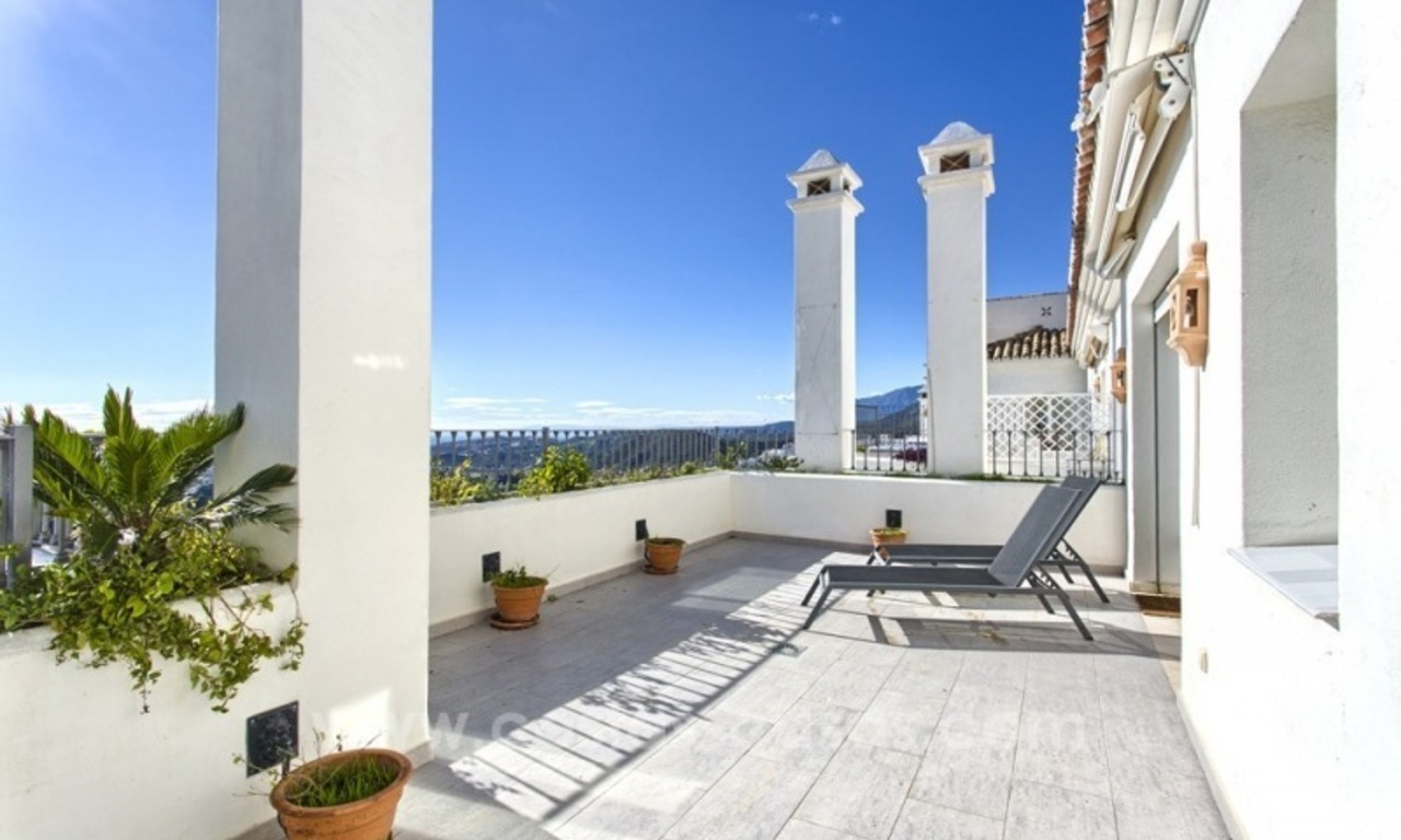 Ruim 4-slaapkamer penthouse appartement te koop met zeezicht in Benahavis – Marbella 7