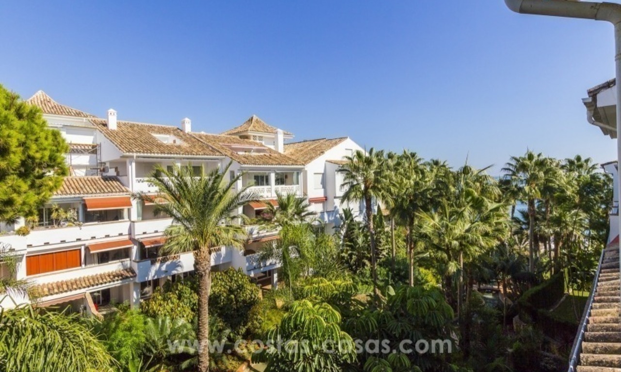 Te koop Marbella, Golden Mile: eerstelijn strand, 5-slaapkamer penthouse appartement 2