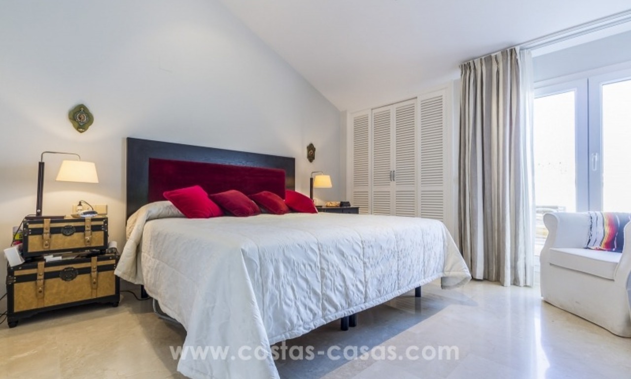 Te koop Marbella, Golden Mile: eerstelijn strand, 5-slaapkamer penthouse appartement 16