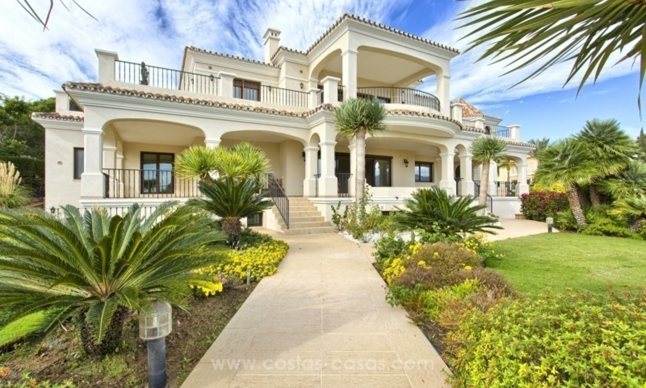 Luxe Villa met panoramisch zeezicht te koop, New Golden Mile, Marbella – Estepona 1