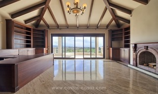 Luxe Villa met panoramisch zeezicht te koop, New Golden Mile, Marbella – Estepona 12