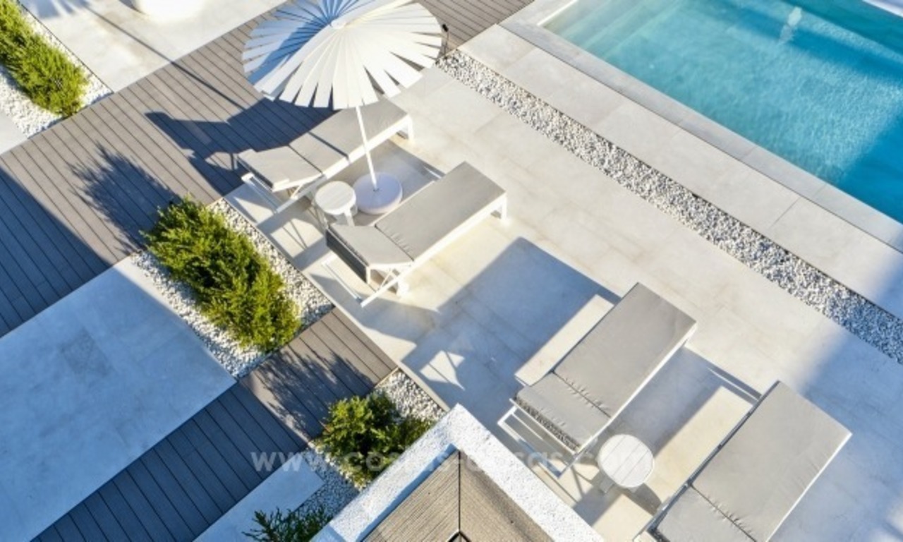 Moderne design beachside Villa te koop nabij het strand in Oost Marbella 7