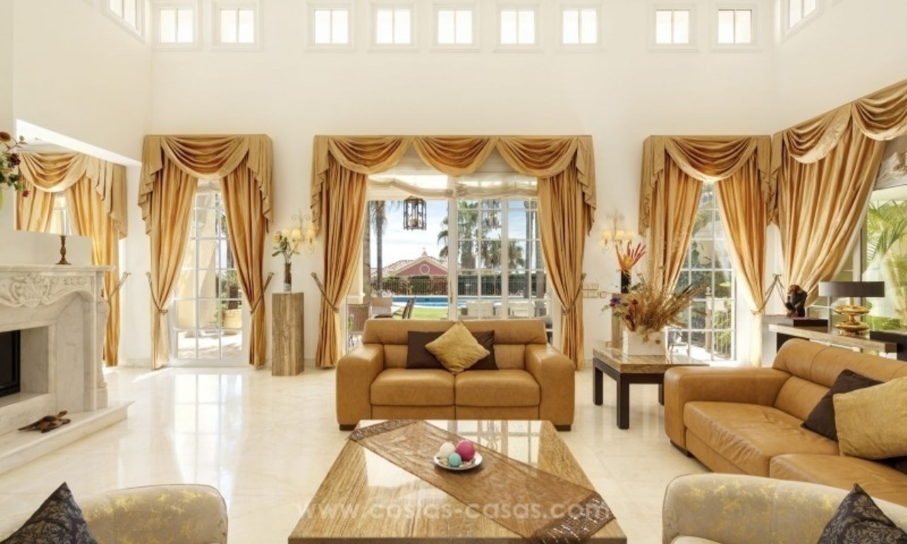 Te koop: Prachtige villa en architecten pronkstuk op de Golden Mile, Sierra Blanca - Marbella 7