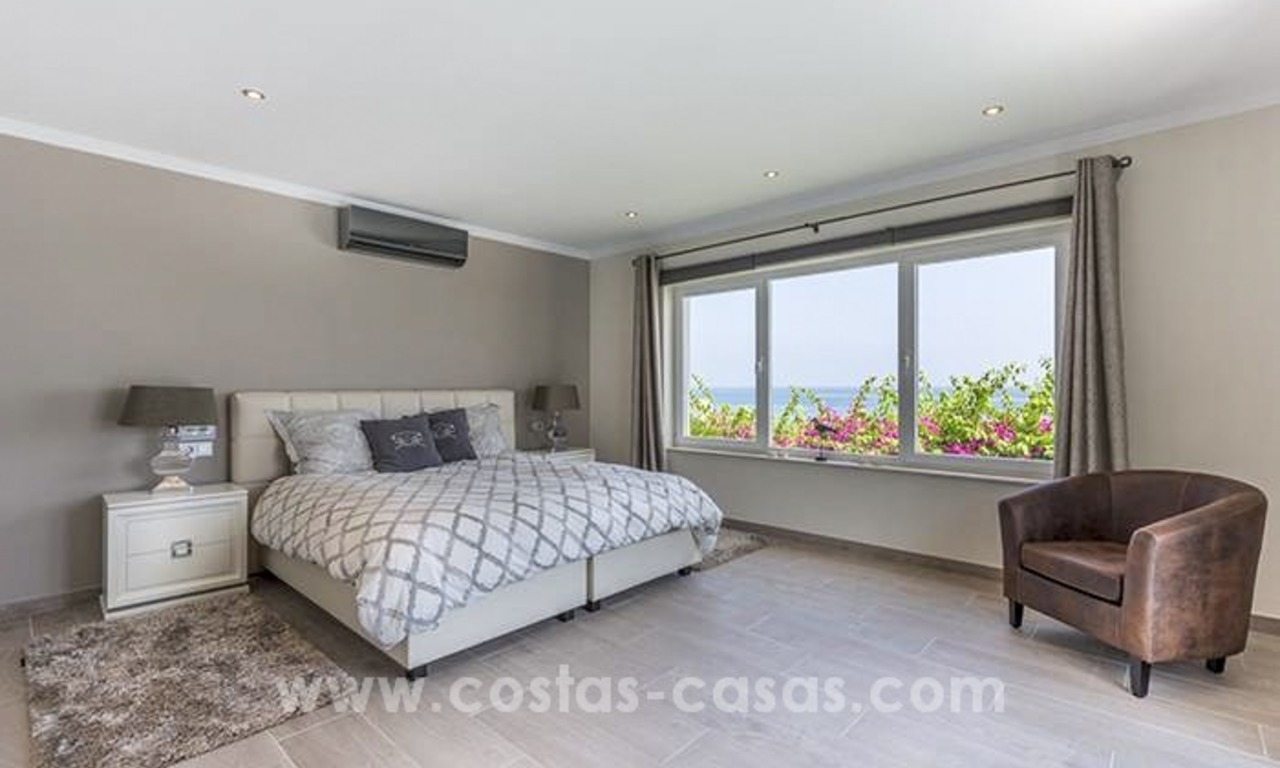 Eerstelijn strand luxe villa te koop in Mijas-Costa aan de Costa del Sol 10