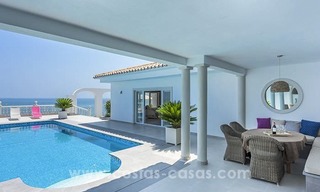 Eerstelijn strand luxe villa te koop in Mijas-Costa aan de Costa del Sol 5