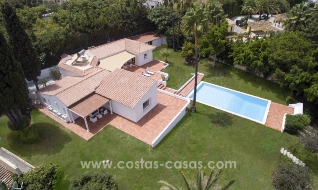 Private gerenoveerde villa te koop op de New Golden Mile tussen Marbella en Estepona 1