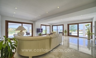 Moderne gerenoveerde villa te koop, New Golden Mile, Marbella – Estepona 11