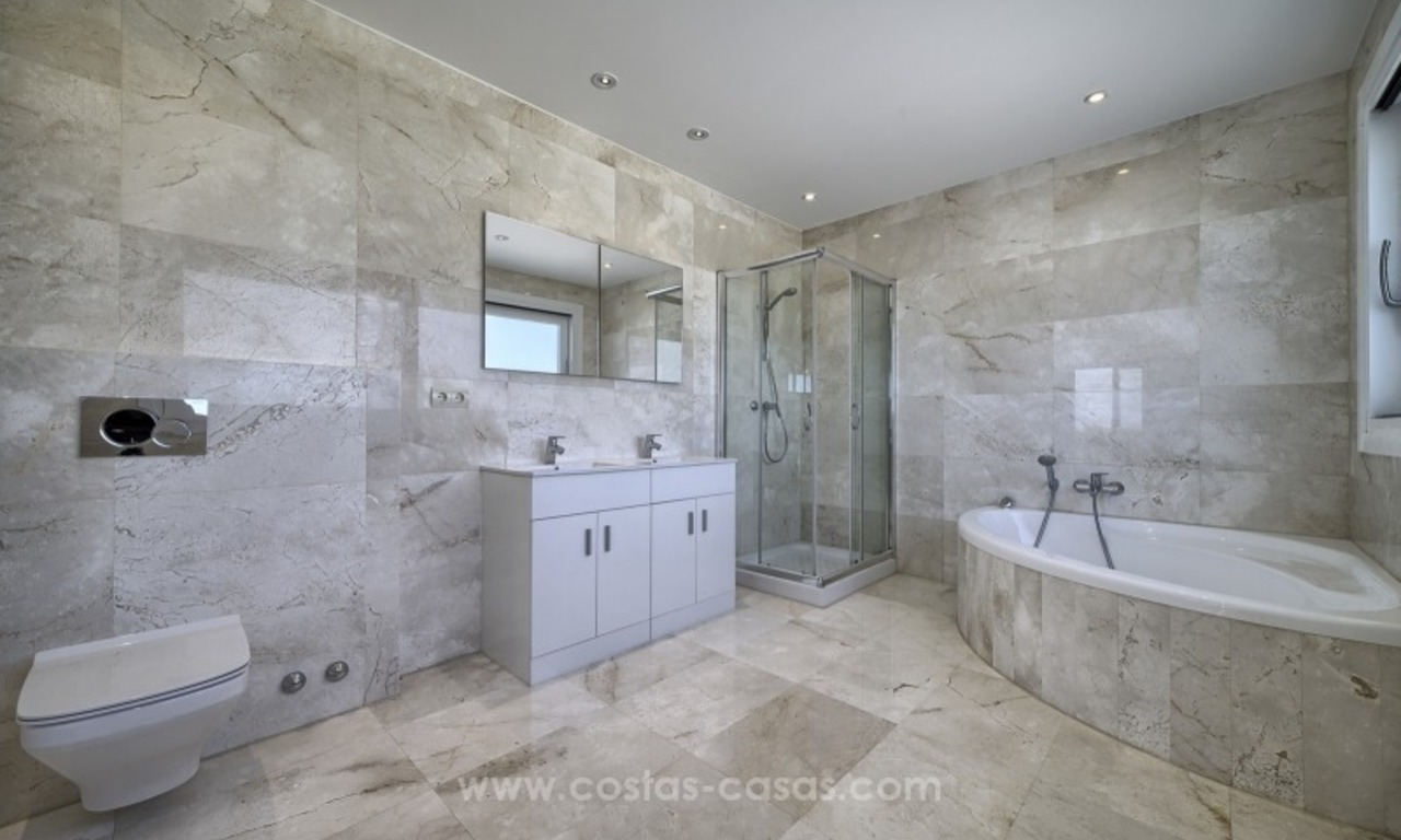 Moderne gerenoveerde villa te koop, New Golden Mile, Marbella – Estepona 20