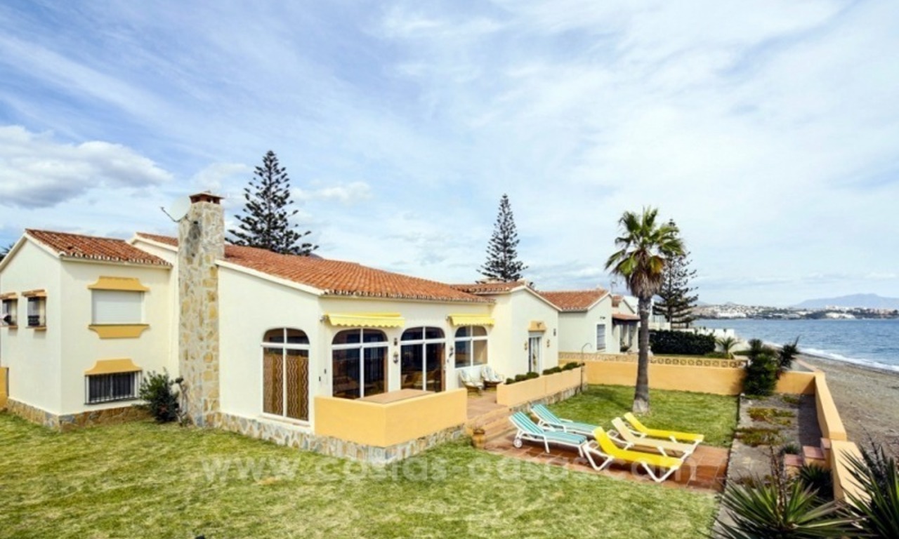 Eerstelijn strand villa te koop in Estepona, Costa del Sol 2