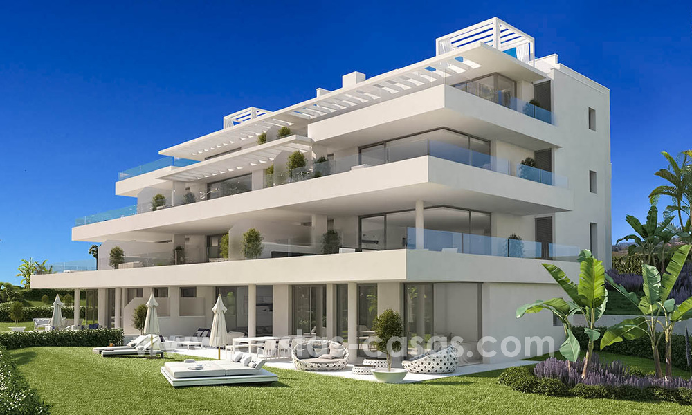 Instapklare moderne design appartementen te koop, nabij de golfbaan tussen Marbella en Estepona 23738