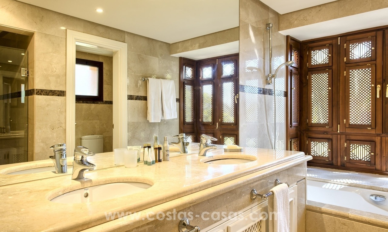 Ruim luxe appartement te koop dichtbij Puerto Banus in Nueva Andalucia te Marbella 31