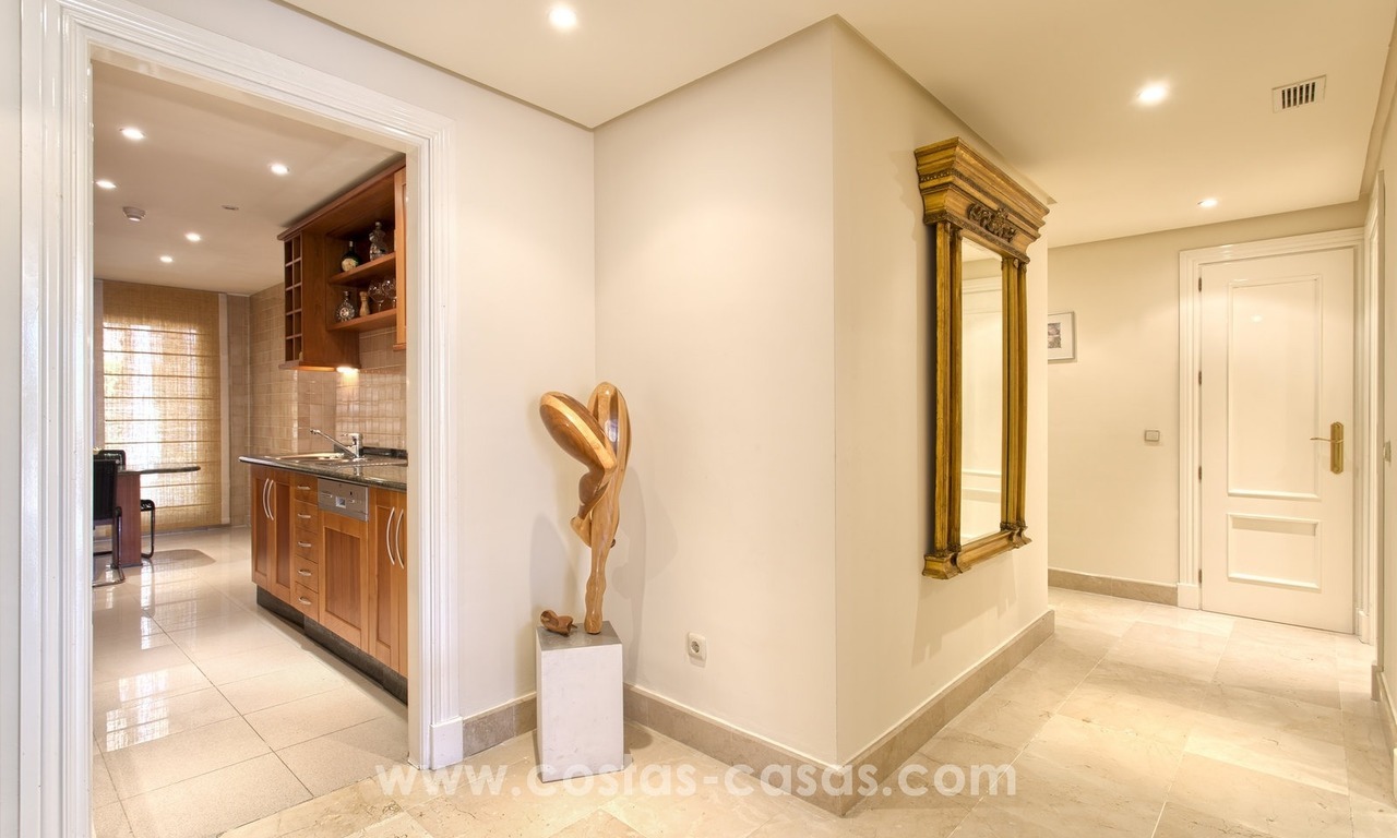 Ruim luxe appartement te koop dichtbij Puerto Banus in Nueva Andalucia te Marbella 34