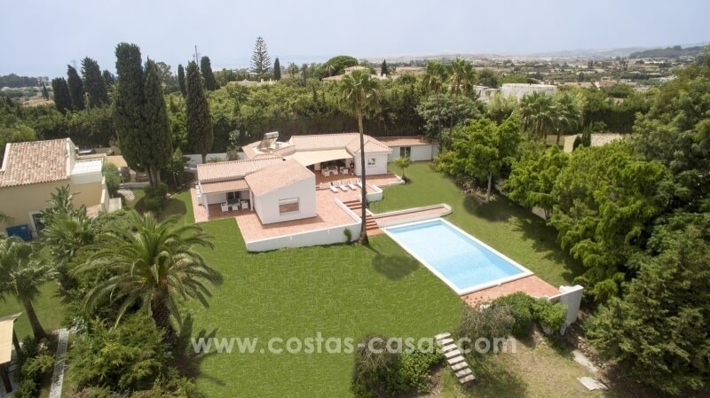 Private gerenoveerde villa te koop op de New Golden Mile tussen Marbella en Estepona