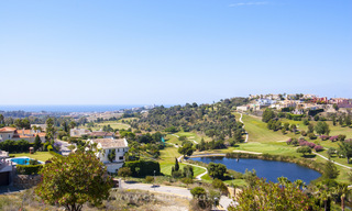 Villa te koop in Marbella – Benahavis met mooi golf- en zeezicht 29759 
