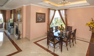 Villa te koop in Marbella – Benahavis met mooi golf- en zeezicht 29760 