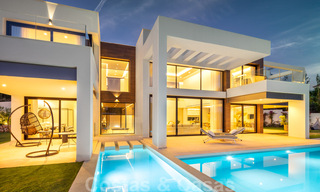 Te koop in Nueva Andalucia, Marbella: Nieuwe moderne villa in aanbouw 28934 