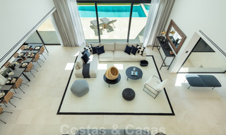Te koop in Nueva Andalucia, Marbella: Nieuwe moderne villa in aanbouw 28943 
