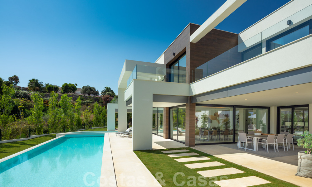Te koop in Nueva Andalucia, Marbella: Nieuwe moderne villa in aanbouw 28947