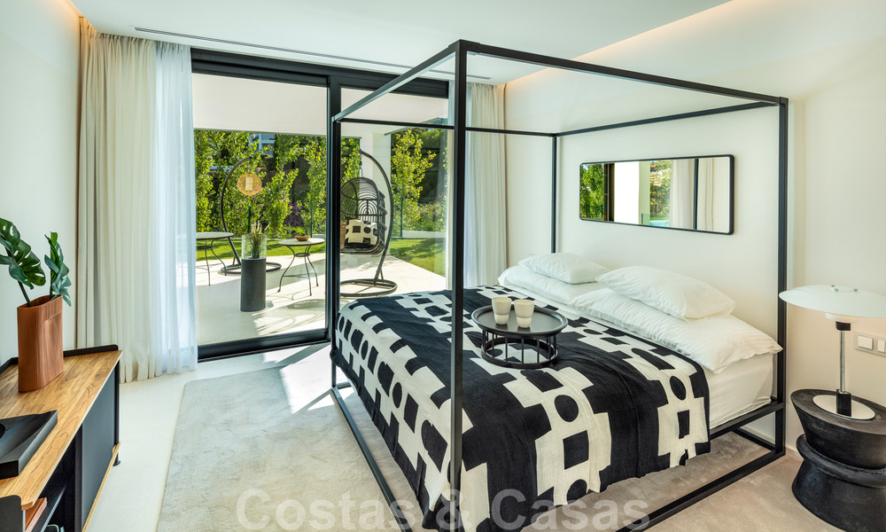 Te koop in Nueva Andalucia, Marbella: Nieuwe moderne villa in aanbouw 28953