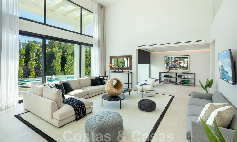 Te koop in Nueva Andalucia, Marbella: Nieuwe moderne villa in aanbouw 28956