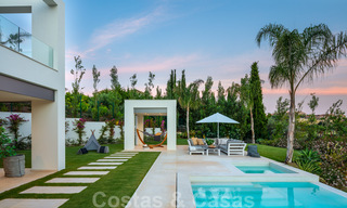 Te koop in Nueva Andalucia, Marbella: Nieuwe moderne villa in aanbouw 28961 