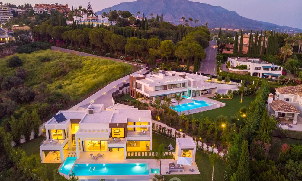Te koop in Nueva Andalucia, Marbella: Nieuwe moderne villa in aanbouw 28962