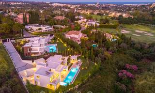 Te koop in Nueva Andalucia, Marbella: Nieuwe moderne villa in aanbouw 28964 
