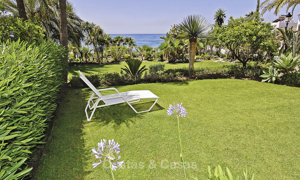 Eerstelijns strand luxe appartement en penthouse te koop in Las Dunas Park, New Golden Mile, Marbella - Estepona 42370