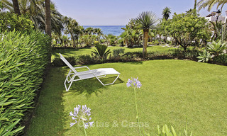 Eerstelijns strand luxe appartement en penthouse te koop in Las Dunas Park, New Golden Mile, Marbella - Estepona 42370 