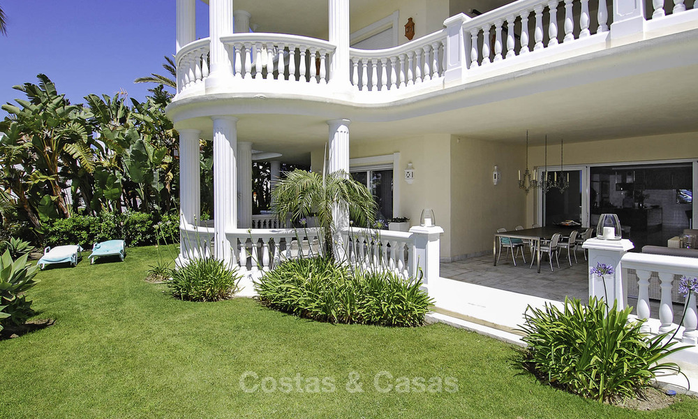 Eerstelijns strand luxe appartement en penthouse te koop in Las Dunas Park, New Golden Mile, Marbella - Estepona 42375