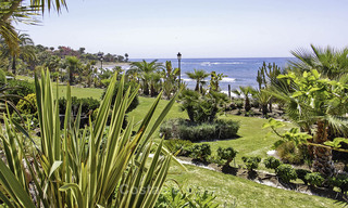 Eerstelijns strand luxe appartement en penthouse te koop in Las Dunas Park, New Golden Mile, Marbella - Estepona 42377 