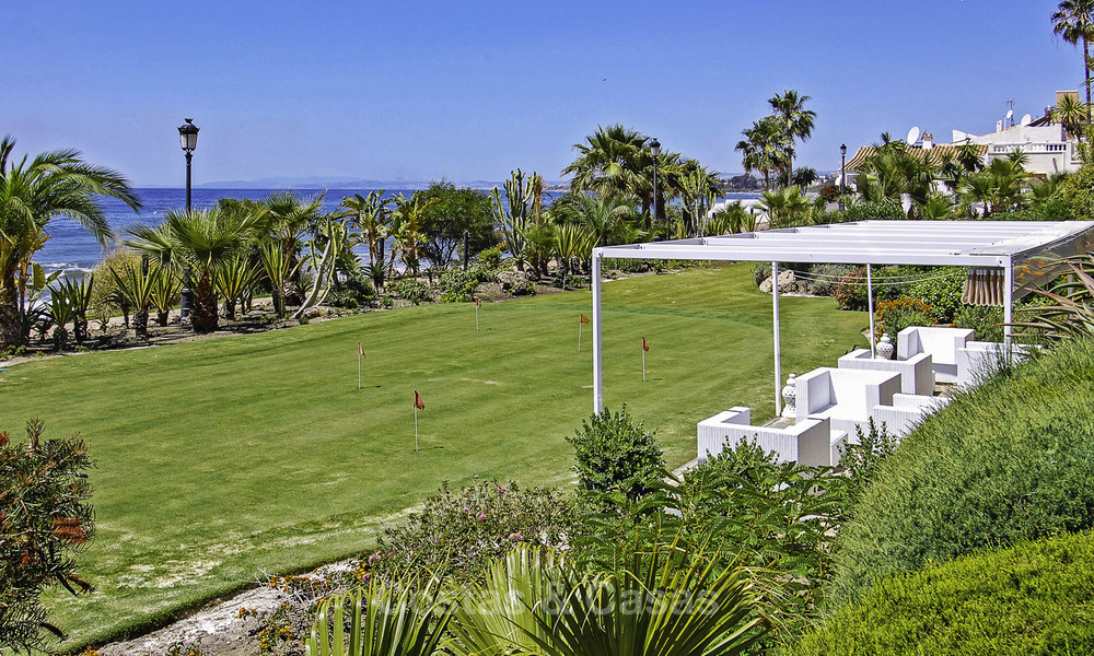 Eerstelijns strand luxe appartement en penthouse te koop in Las Dunas Park, New Golden Mile, Marbella - Estepona 42378