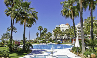 Eerstelijns strand luxe appartement en penthouse te koop in Las Dunas Park, New Golden Mile, Marbella - Estepona 42382 