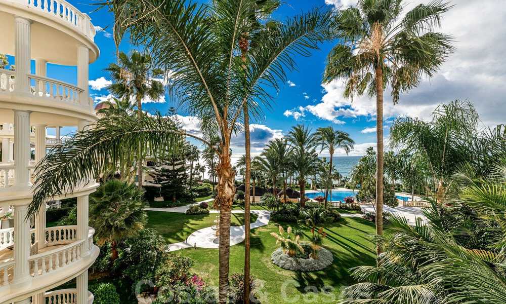 Eerstelijns strand luxe appartement en penthouse te koop in Las Dunas Park, New Golden Mile, Marbella - Estepona 42397