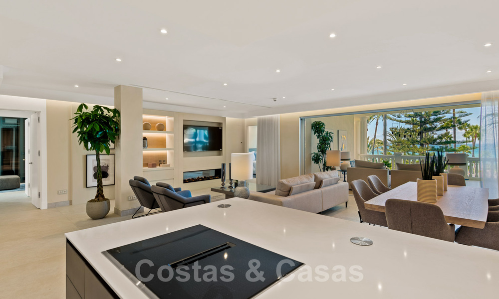 Eerstelijns strand luxe appartement en penthouse te koop in Las Dunas Park, New Golden Mile, Marbella - Estepona 42401