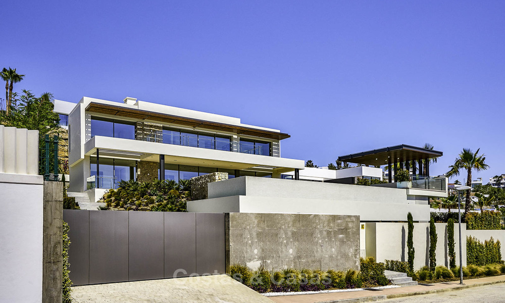 Instapklare moderne villa te koop, eerstelijn golf, te Benahavis - Marbella 15069