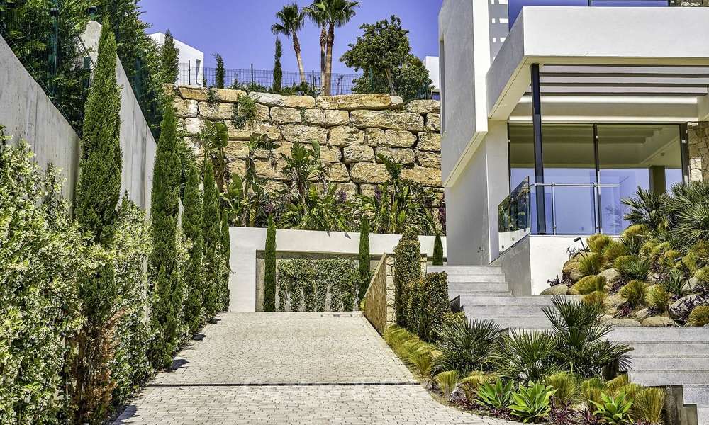  Instapklare moderne villa te koop, eerstelijn golf, te Benahavis - Marbella 15070