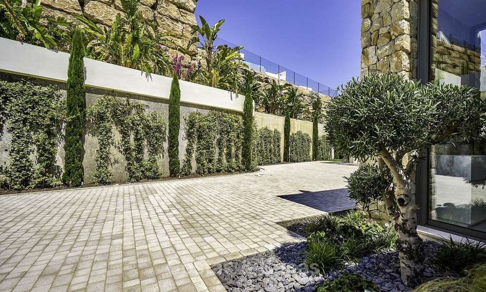  Instapklare moderne villa te koop, eerstelijn golf, te Benahavis - Marbella 15071