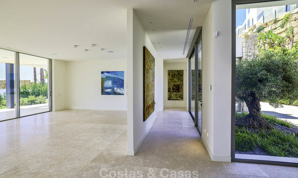  Instapklare moderne villa te koop, eerstelijn golf, te Benahavis - Marbella 15073