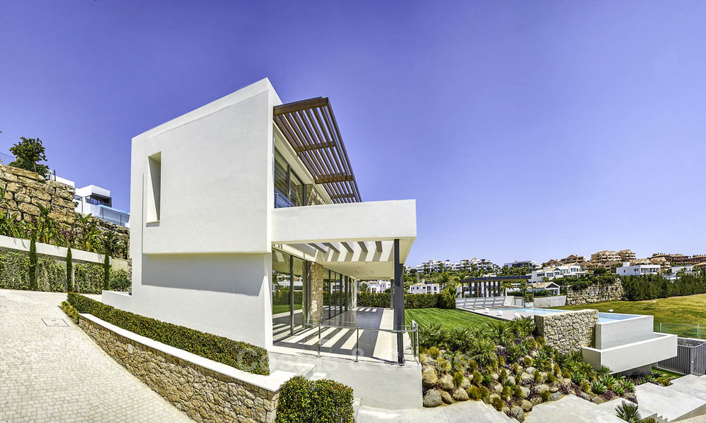  Instapklare moderne villa te koop, eerstelijn golf, te Benahavis - Marbella 15077