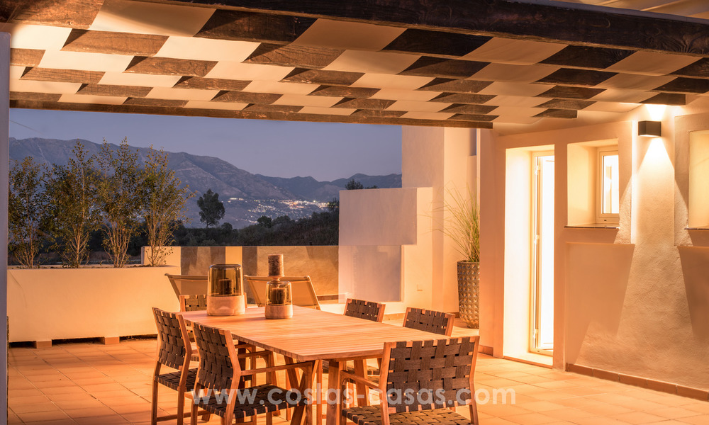 Nieuwe luxe appartementen te koop in Andalusische stijl temidden de natuur in Marbella 21550