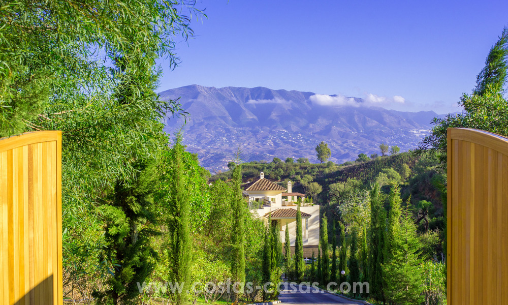 Nieuwe luxe appartementen te koop in Andalusische stijl temidden de natuur in Marbella 21553