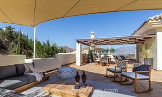 Nieuwe luxe appartementen te koop in Andalusische stijl temidden de natuur in Marbella 21585 