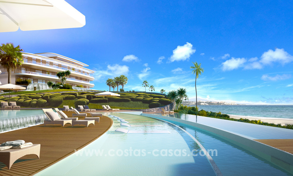 Instapklare spectaculair moderne luxe eerstelijns strand appartementen te koop in Estepona, Costa del Sol 3821
